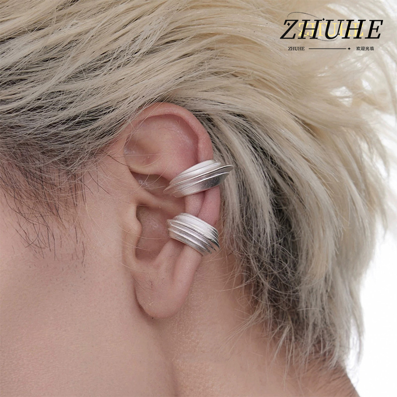 Men'S Minimalist Accessories - Teksturowane, wielowarstwowe kolczyki na chrząstkę ucha