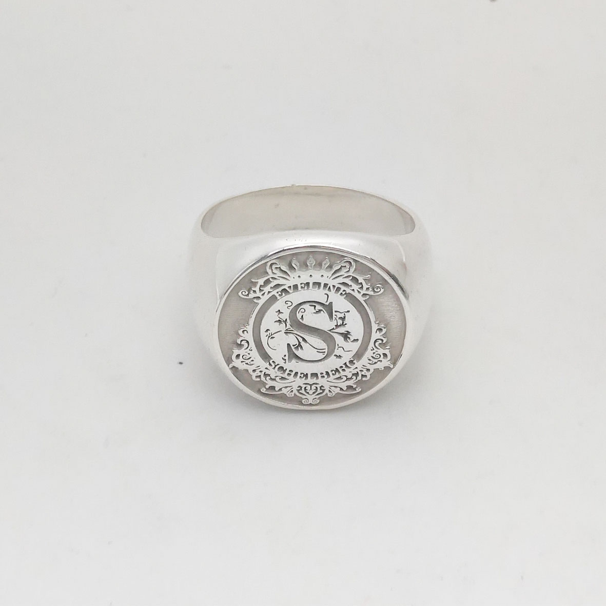 Niestandardowy grawerowany okr – Signet Ring Men recenzja i cena