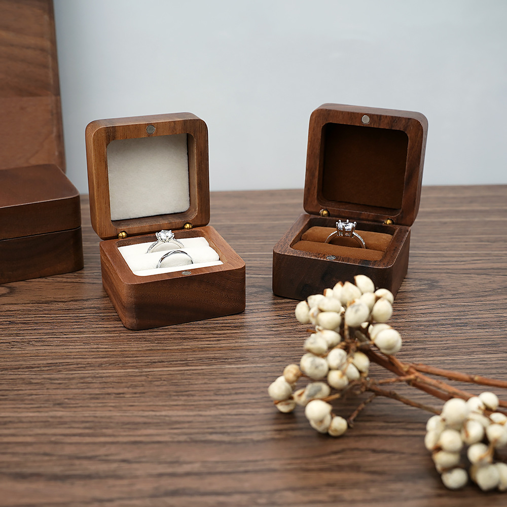 Pudełko na pierścionek z czarn – Cufflink Box Set recenzja i cena